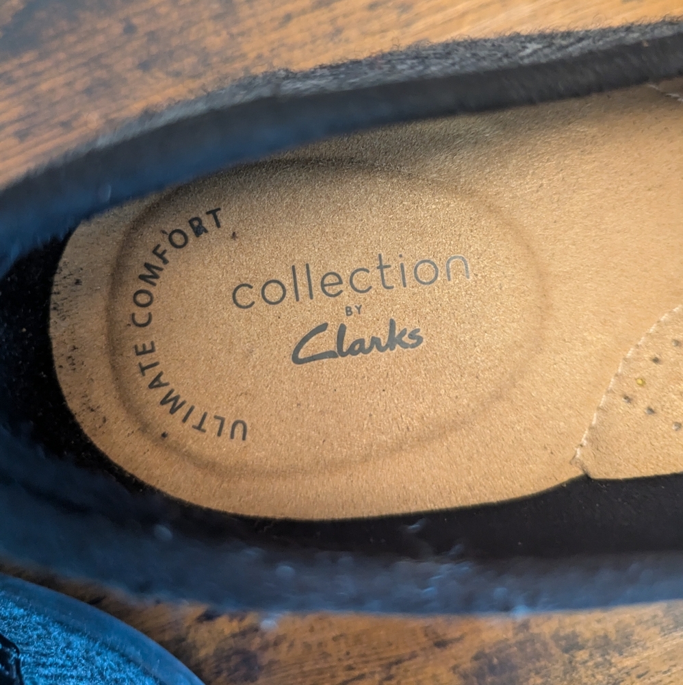 Clarks Ultimate Comfort Herringbone Loafers - Picture 8 of 10